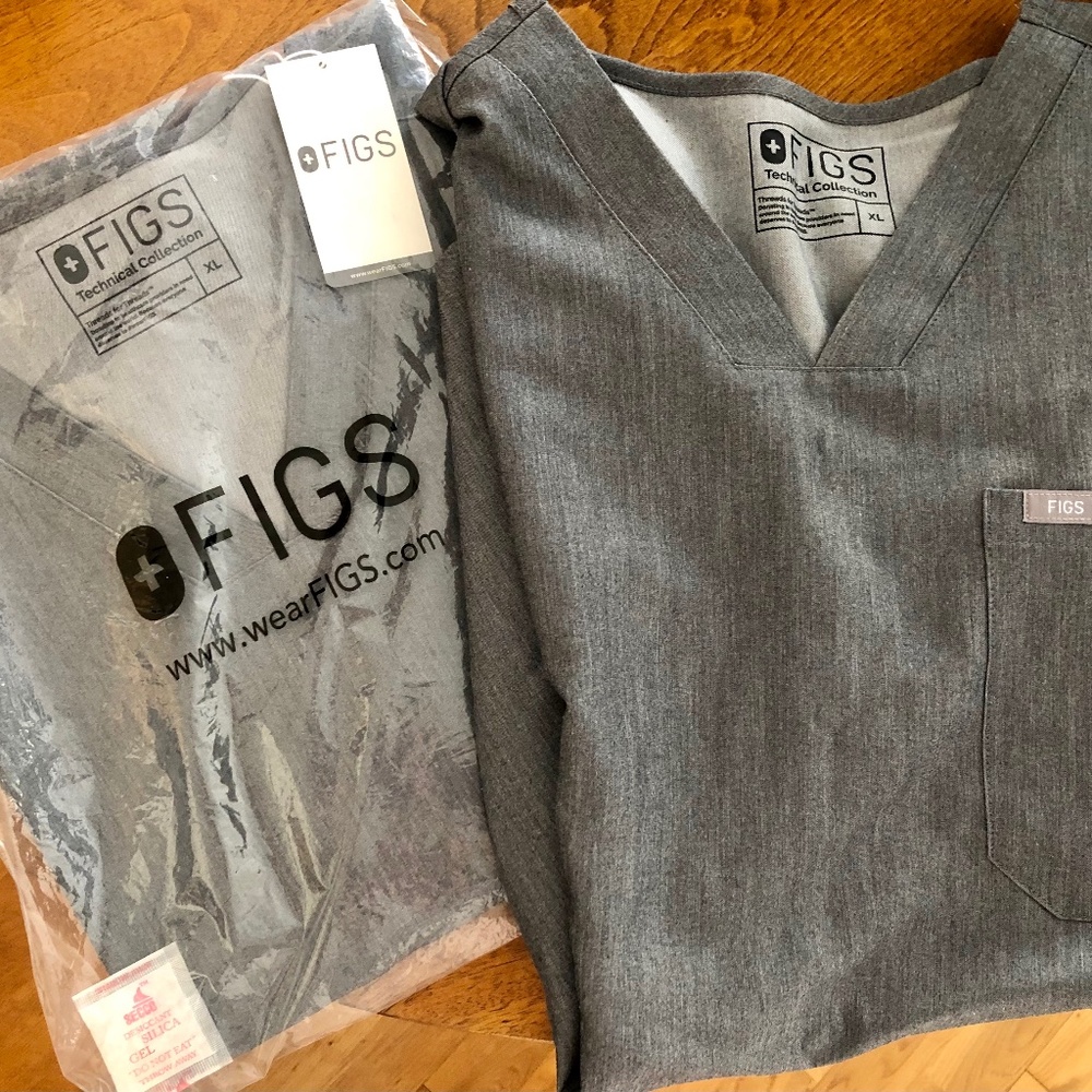 NWT Figs Men's Scrub Top
